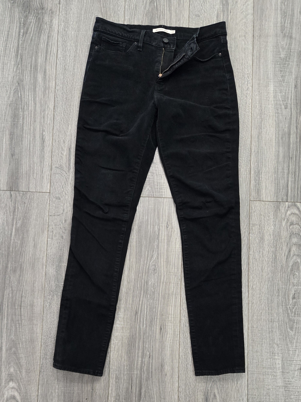 Levi’s 311 Shaping Skinny Jeans Women’s W29 L32 Black Stretch Mid Rise.